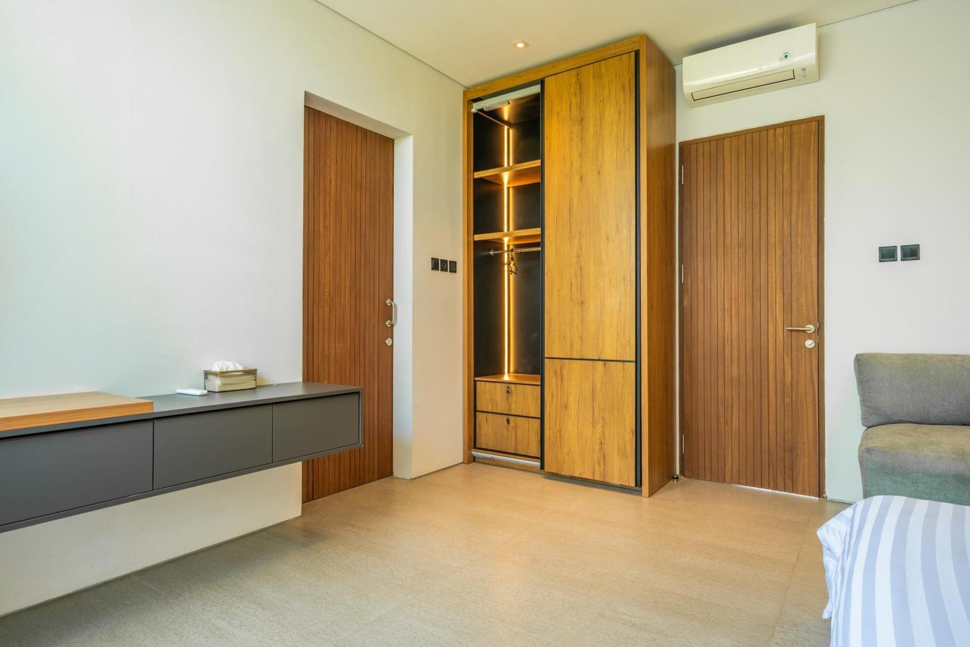 3brd Modern Close To The In